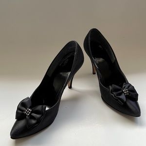 dolce by pierre black classic pumps 6.5